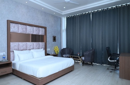 Chachyot Hotel | SPT Clarks Inn Suite Mandi