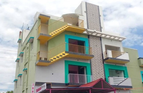 Periyakulam Hotel | THANMAYAS RESIDENCY