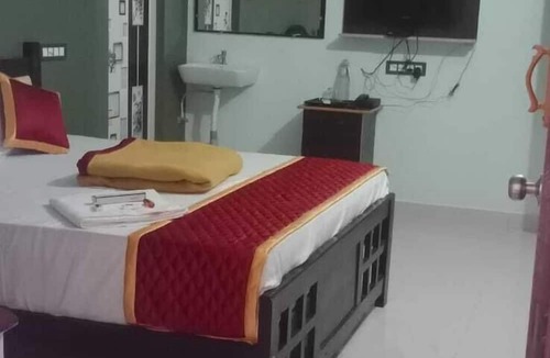Periyakulam Hotel | THANMAYAS RESIDENCY