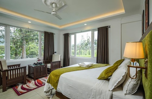 Udumbanchola Hotel | Lumino Winter Castle