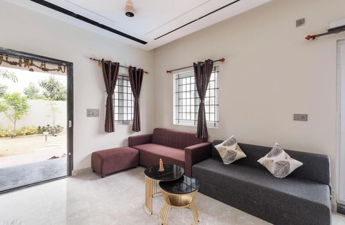 Hosur Apartment | Bloom Haven by Stayjade Poolgarden1h HSR E-city