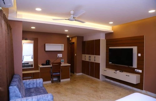 Mayiladuthurai Hotel | Raj Hussain Landmark Hotel