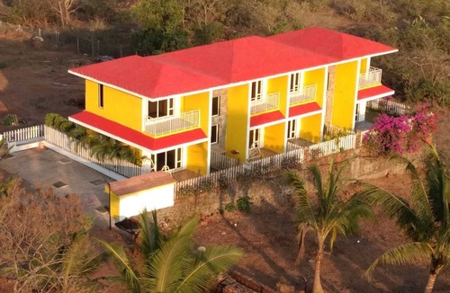 Anjanvel Hotel | White Sand Retreat