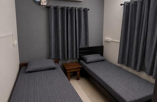 Anna Nagar Hostel | MERITON STAYS - PREMIUM MEN'S PG