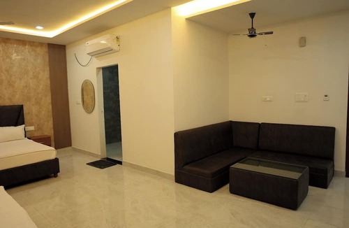 Khatima Hotel | Hotel Maurya Greens