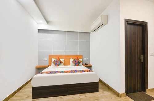 DLF Phase 3 Hotel | FabHotel A V Homes - Navjeevan Hospital & Maternity Centre