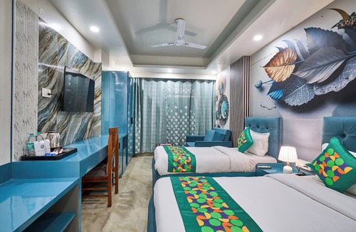 Karol Bagh Hotel | Treebo Premium Royal Gold Palace