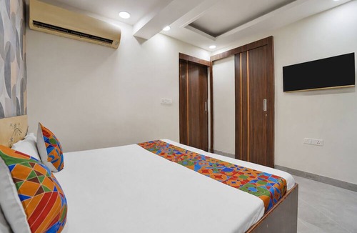 Rajouri Garden Hotel | Via Amazing Guest House
