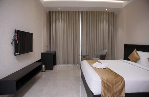 Kunnamkulam Resort | ALBA REGENCY