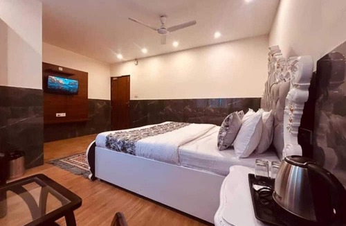 Bullawala Hotel | Sach Hotel & Resort Masoori