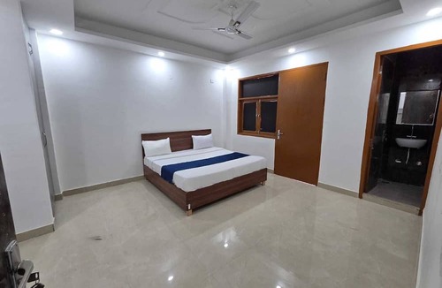 Sainik Farm Hotel | Hotel Mannat Inn