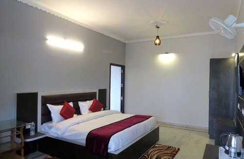 Bhowali Hotel | Haya palace