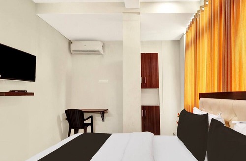 MVP Colony House | Deluxe Lotus Park Hotel