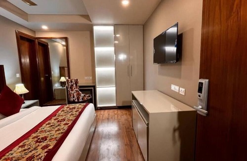 Anand Vihar Hotel | Hotel IP Royal By Qotel