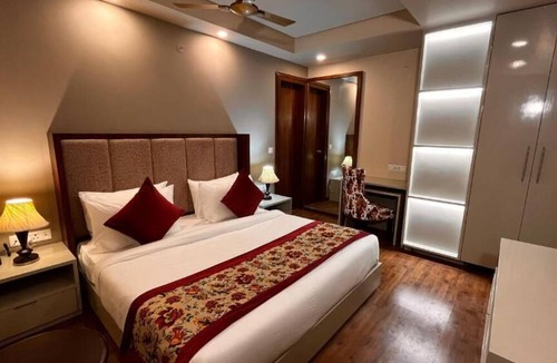 Anand Vihar Hotel | Hotel IP Royal By Qotel