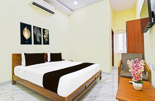 Dwaraka Nagar House | Deluxe Relax Resto Inn