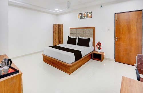 Warangal House | Deluxe Vishnu Grand Premium Rooms