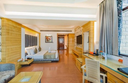 Dehradun Hotel | Hotel Saffron Leaf
