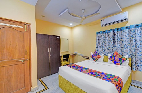 Jubilee Hills Hotel | FabHotel Sun Mint - Jubilee Hills