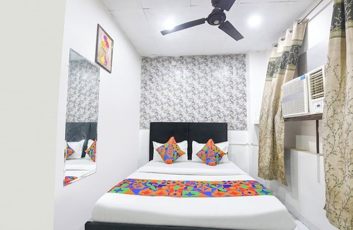 Delhi Hotel | Via Vsr Stay