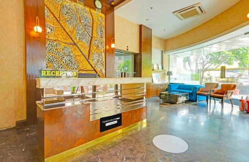Nagpur House | Deluxe With Twin Bed Sitabuldi Station