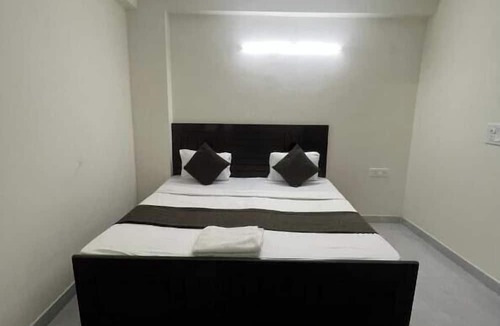 DLF Farms Hotel | Hotel Prime Stay