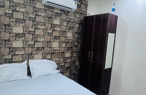 Delhi House | Shree Ji Hotel Stay Room