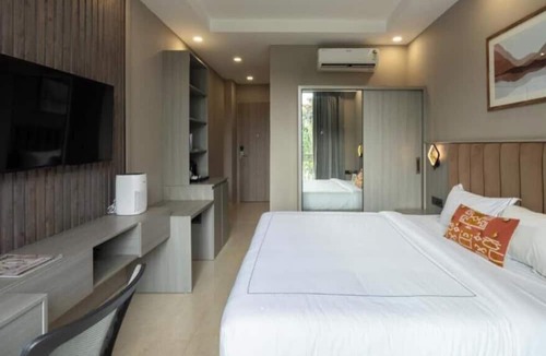 DLF Phase 3 Apartment | StayVista Residences near Cyber City Hub