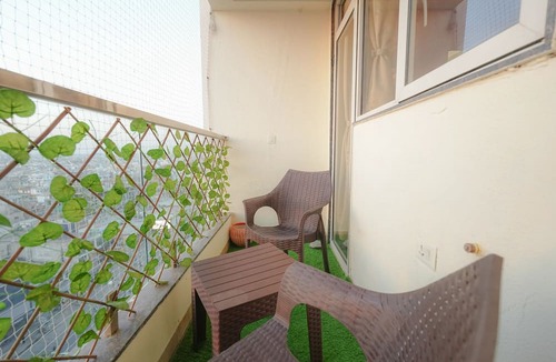 Jaipur Apartment | Purple Door Apt| Central Jaipur 2BHK w sunset view