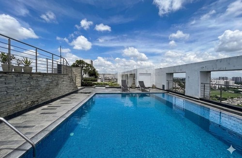 New Town Apartment | Cityscape, Siddha Xanadu, Newtown: Gym, pool, restaurant, garden, 24/7 security.