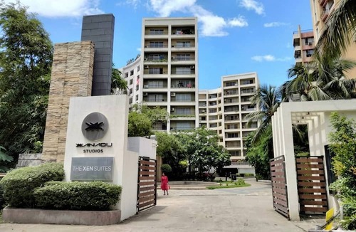 New Town Apartment | Cityscape, Siddha Xanadu, Newtown: Gym, pool, restaurant, garden, 24/7 security.