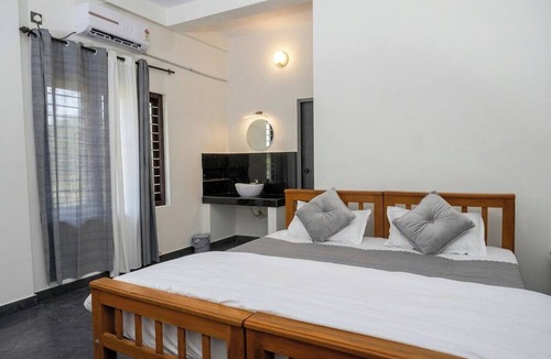 Neyyattinkara House | Alora Castle Neyyattinkara Near Kovalam Beach