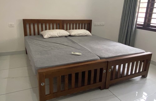 Kochi Apartment | 2BHK Ground floor Fully furnished house near Aster Medcity