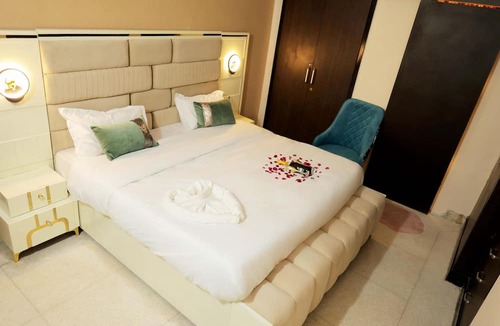 Pashim Vihar Villa | Rama Guest House | Private Jacuzzi | 5 Bedroom | Luxury Stay