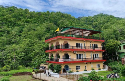 Tapovan Bed & Breakfast | Om Homestay Tapovan, Bed & Breakfast with AC in Rishikesh, India
