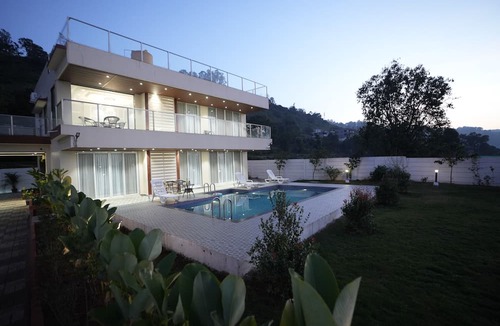 Mahabaleshwar Villa | 4 BHK Luxurious villa in Bhose village - Mahabaleshwar
