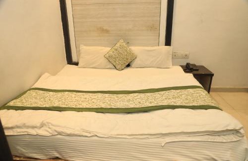 Paharganj Hotel | Hotel Hare Krishna'Near New Delhi railway station& RK Ashram metro
