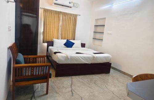 East Nada Apartment | Manjadi stay 2 BHK apartment, 2 mins walk to the Guruvayur temple