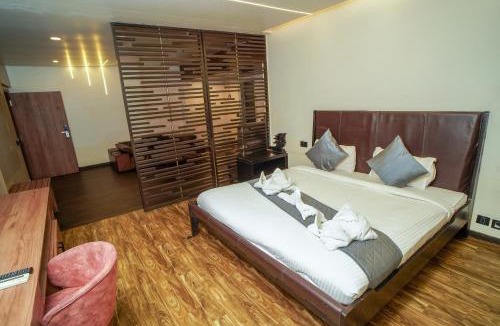 Thousand Lights West Hotel | The SLATE HOTEL - KNK, NUMGAMBAKKAM Near Apollo Hospital & Sankara Nethralaya & US Consulate