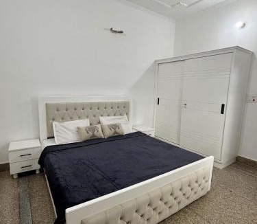 Phagwara Apartment | 6 Bedroom Manor in Phagwara