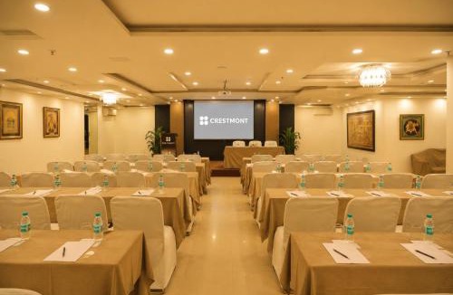 Jasola Hotel | Crestmont Nirvana Hotel Near Apollo Hospital
