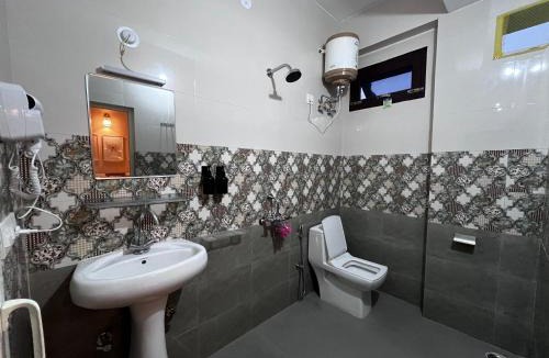 Gunehr Hotel | Dimora Homes, Bir
