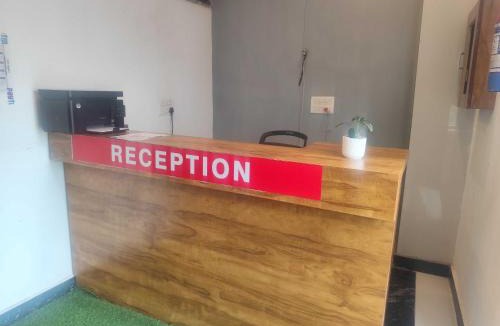 New Delhi Hotel | Hotel O Swarg Inn