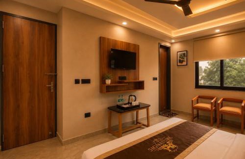 Aerocity Hotel | Hotel Signature StayZ Near IGI Delhi Airport