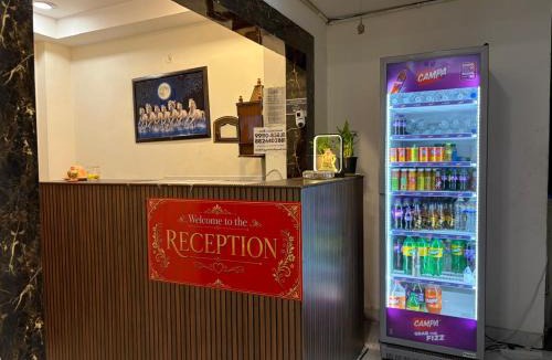 Indirapuram Hotel | PLAY HOTEL GOLDEN RIVAAH Indirapuram