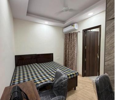 New Delhi House | Medical Stay Near BLK-Max Hospital