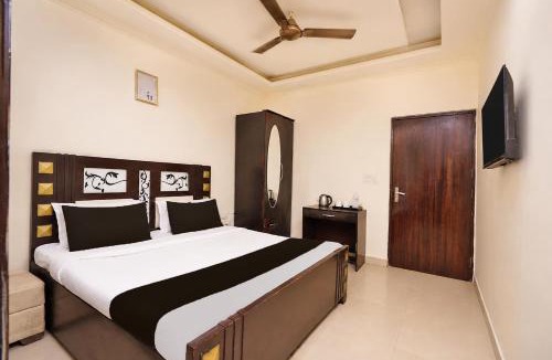 Vasundhara Hotel | Collection O Sector 5 Ghaziabad Formerly Five Seas
