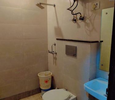 Paharganj Hotel | LE Cashew Near New Delhi Railway station