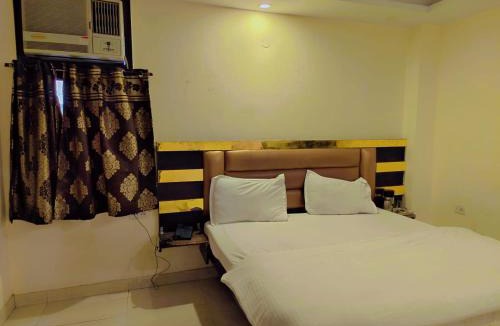 Paharganj Hotel | LE Cashew Near New Delhi Railway station