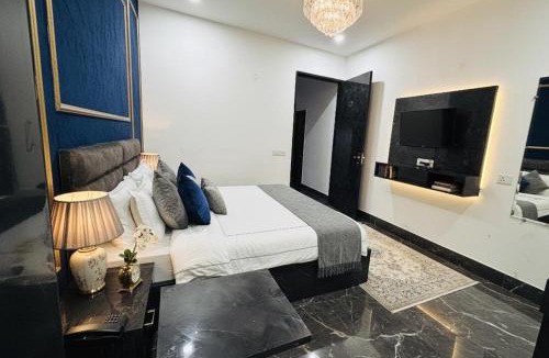 Aerocity Hotel | The- Luxury Enclave Plaza Near IGI Airport Delhi
